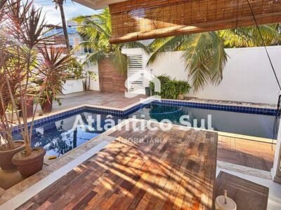 Aldeia Atlântida – Casa duplex de 03 suítes com piscina a 50 m da praia – Ilhéus/BA