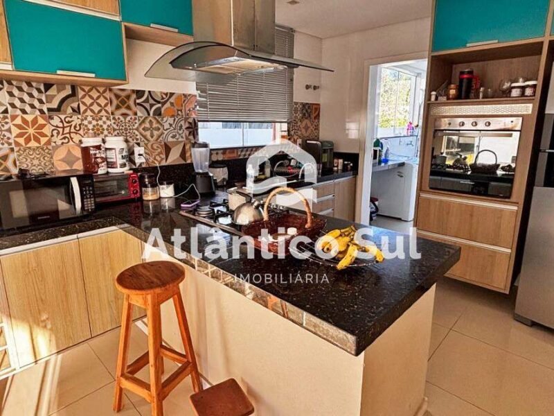 Aldeia Atlântida – Casa duplex de 03 suítes com piscina a 50 m da praia – Ilhéus/BA
